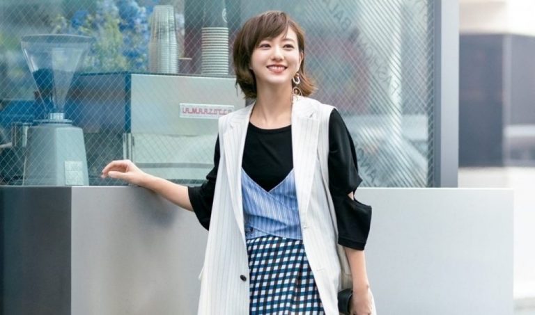 伊藤千晃 愛してるモノ を告白 服とメイクのバランス 春はこうする Ginger ジンジャー 自分を主役にした人生を
