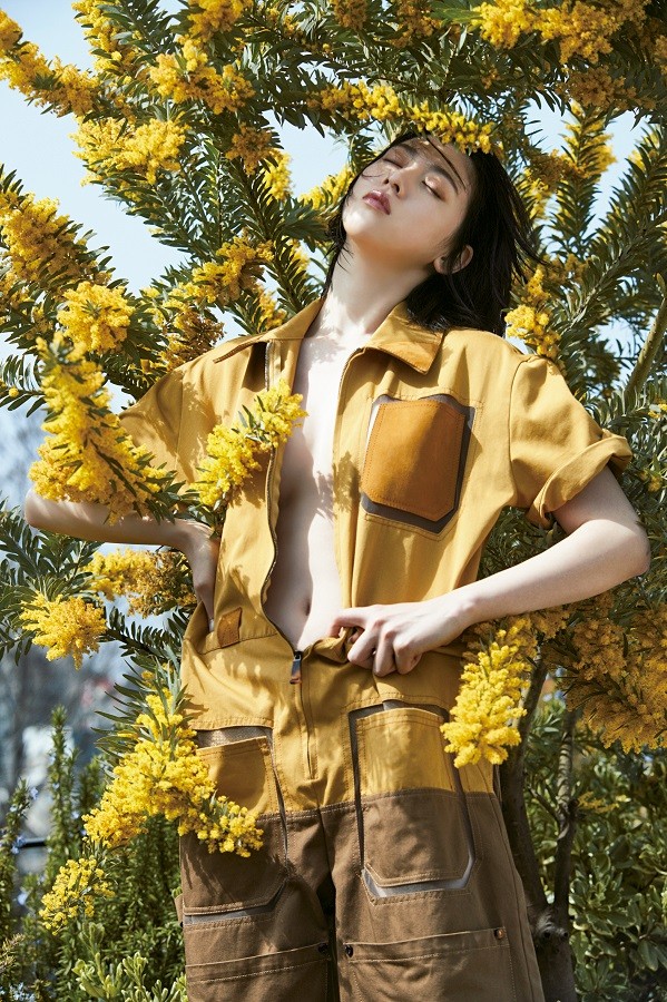 スタイリスト長澤実香の｢モードの解釈｣～フェンディ×三吉彩花 | GINGER