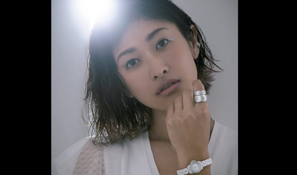 山田優の幸せ感が倍増 それはシャネルの 輝き のおかげ Ginger ジンジャー 自分を主役にした人生を 山田優の幸せ感が倍増 それはシャネルの 輝き のおかげ Ginger ジンジャー 自分を主役にした人生を