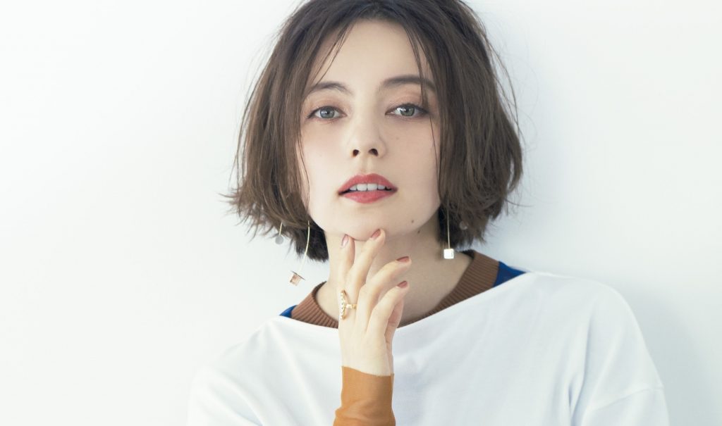 【送料無料】ベッキーさん掲載ページ（ポスターサイズ）#40479 Amazon.co.jp: 映画スター ベッキー G ポスター 1 キャンバスアート