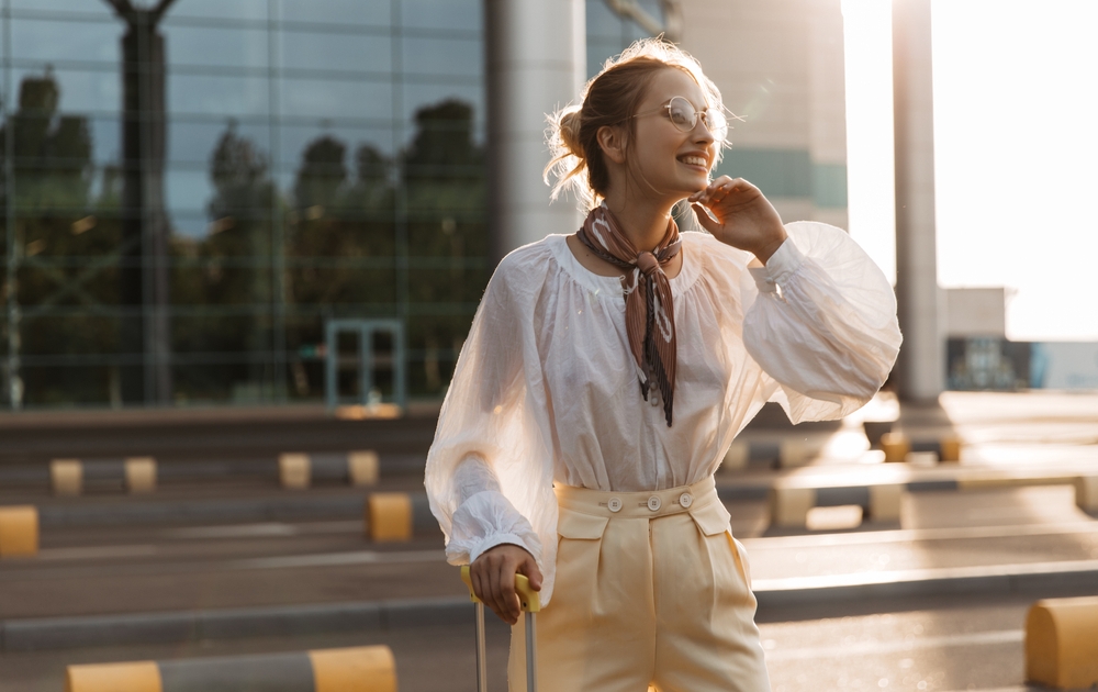 風の時代にマッチするのは“エアリーな服”【大人のおしゃれワード】 | GINGER