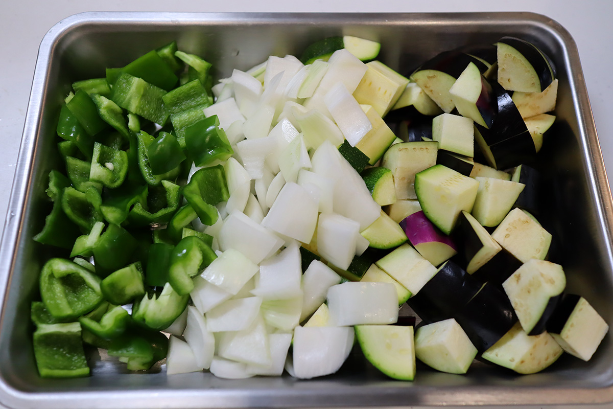 夏野菜のドライカレーの作り方