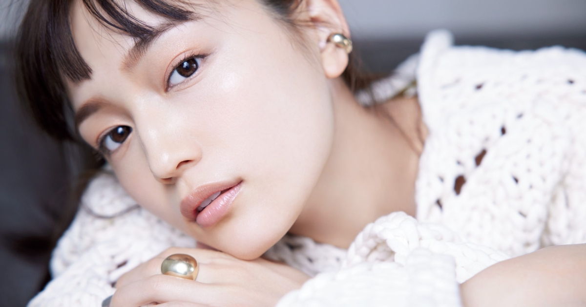 川口春奈、5年ぶりのフォトブックいよいよ発売！ | GINGER