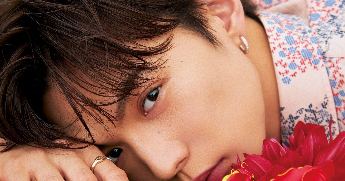 一番好きな場所はソファー。FANTASTICS 佐藤大樹の家での過ごし方は