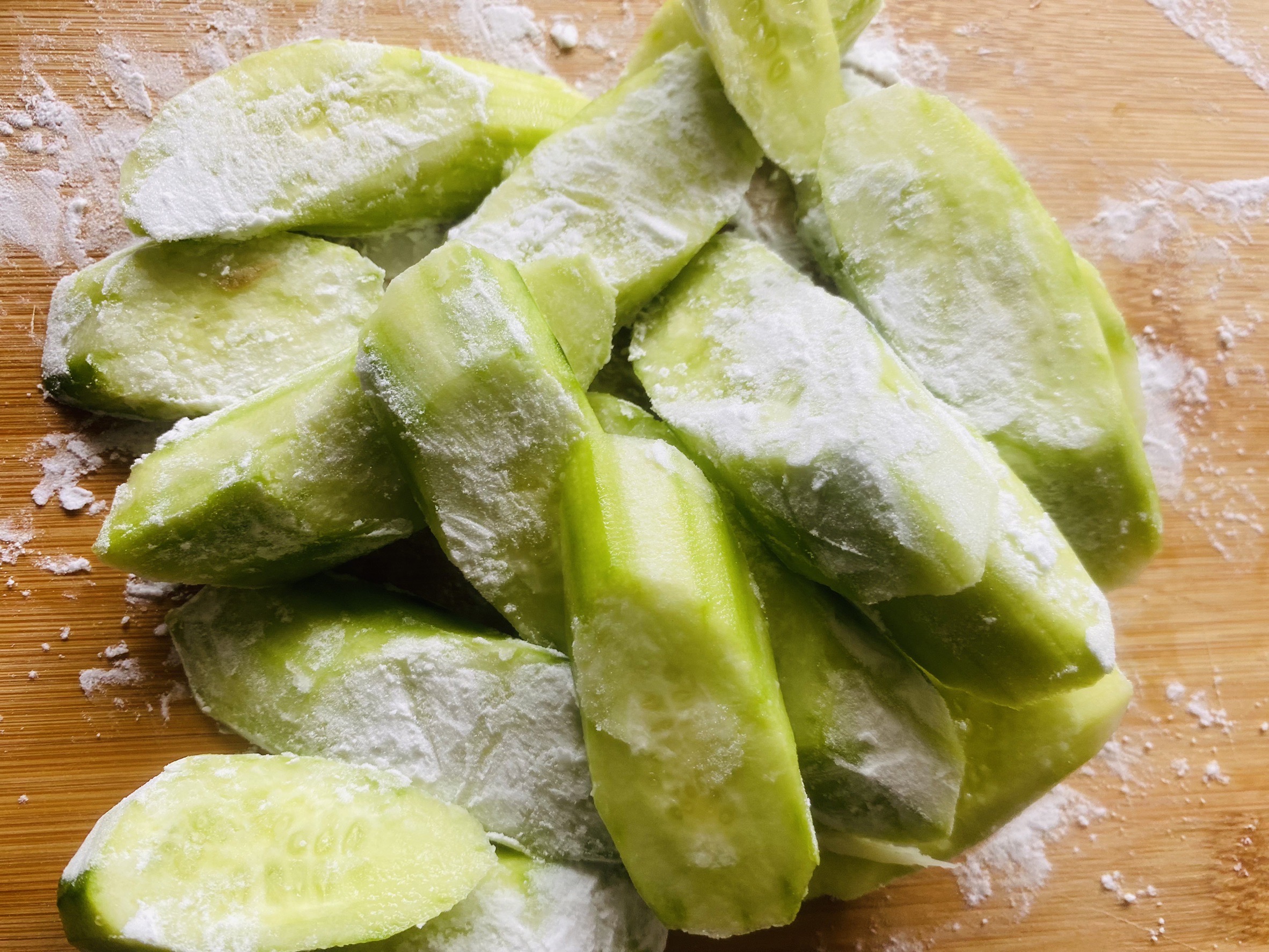 胡瓜とイカの香味野菜炒め　作り方