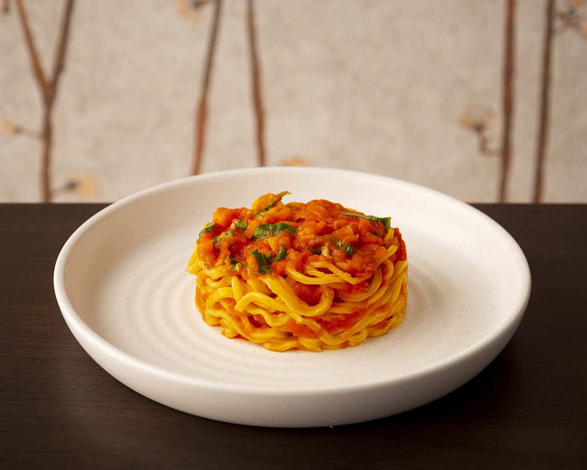 スカルペッタ東京のメニュー「トマトバジルのスパゲッティ」