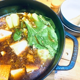 チンゲン菜入り麻婆豆腐鍋
