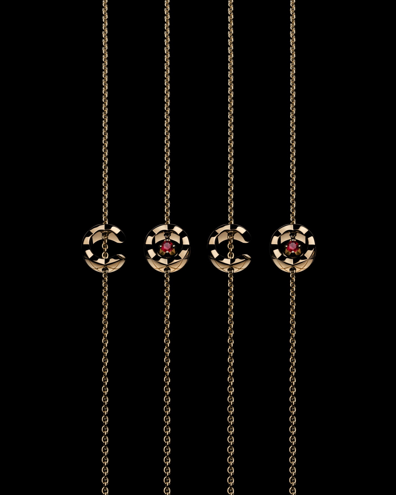 カラフルに輝くスターモチーフ♡【CHANEL】COCOバングル カラフルに輝くスターモチーフ♡【CHANEL】COCOバングル