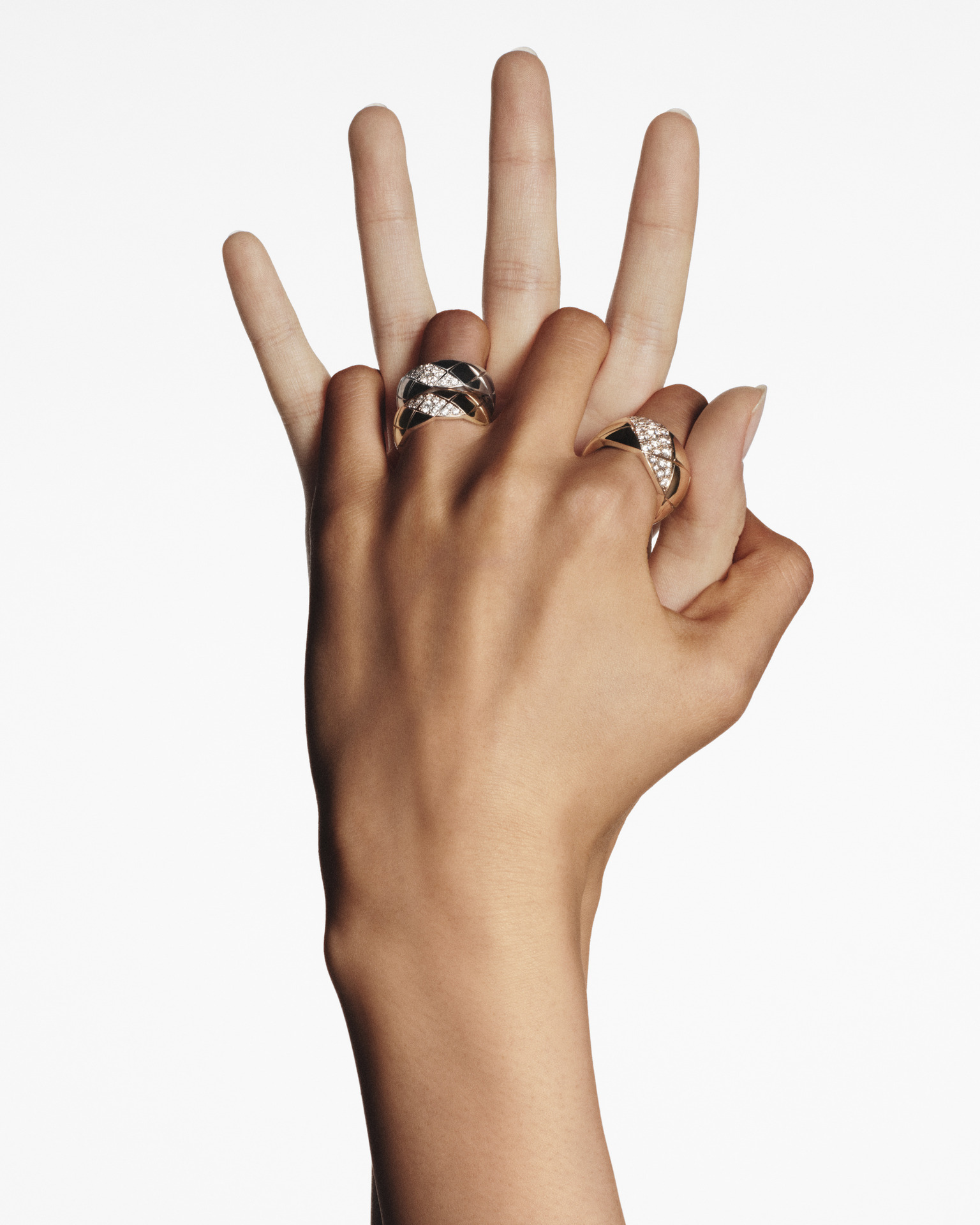 【25A 新作/指先にシルバー×立体彫刻デザインを】CHANEL リング 初買いジュエリー！シャネルから届く、ココ クラッシュの新作で