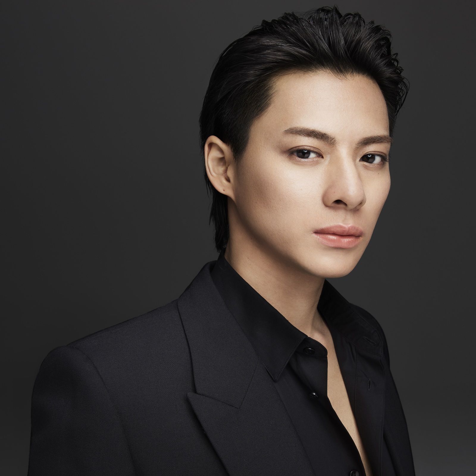エッジィでクチュール感が極まる平野紫耀が纏ったYSL BEAUTYを解析
