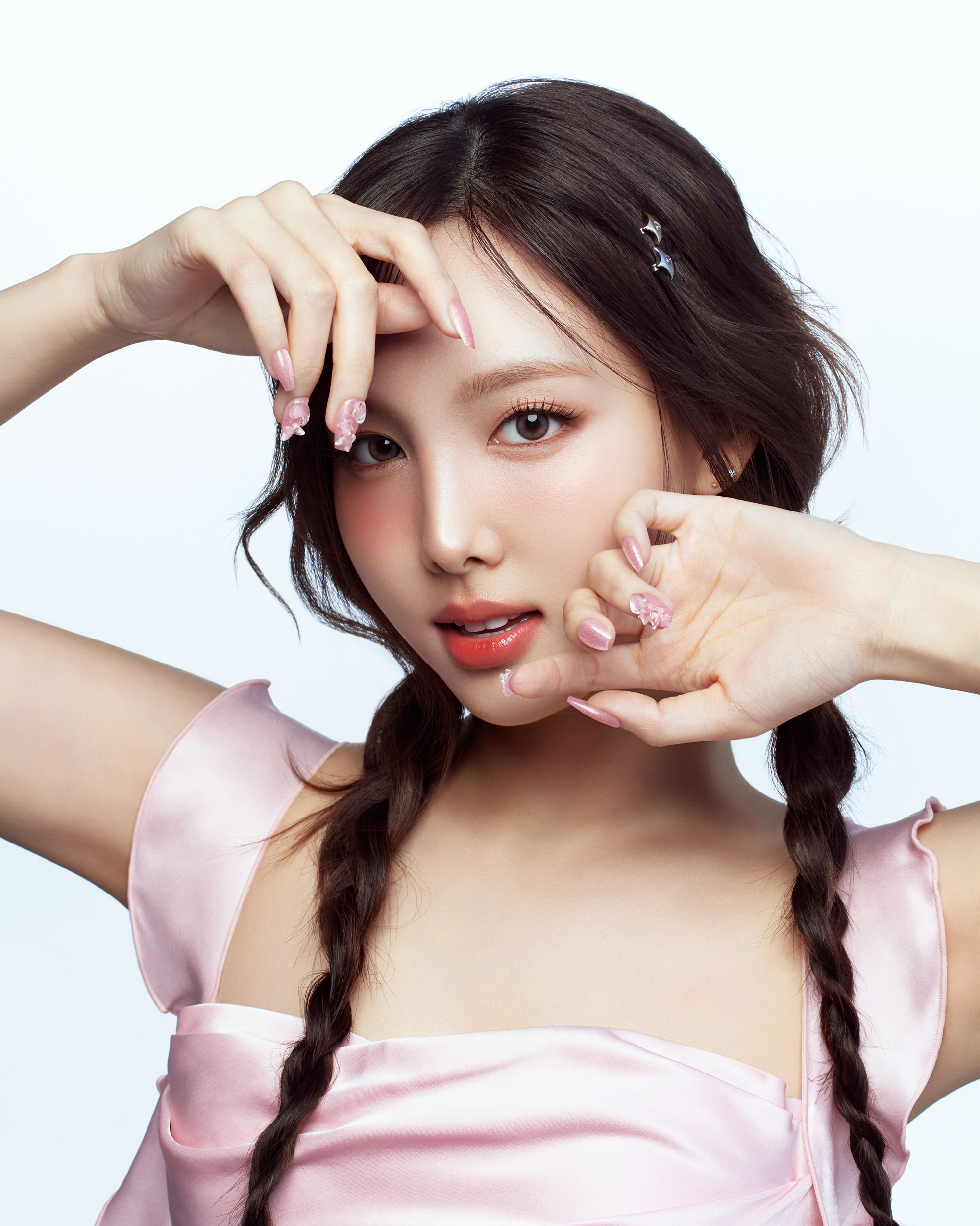 韓国発ネイルチップが優秀♡ちゅるんときらめく指先の魔法 | GINGER