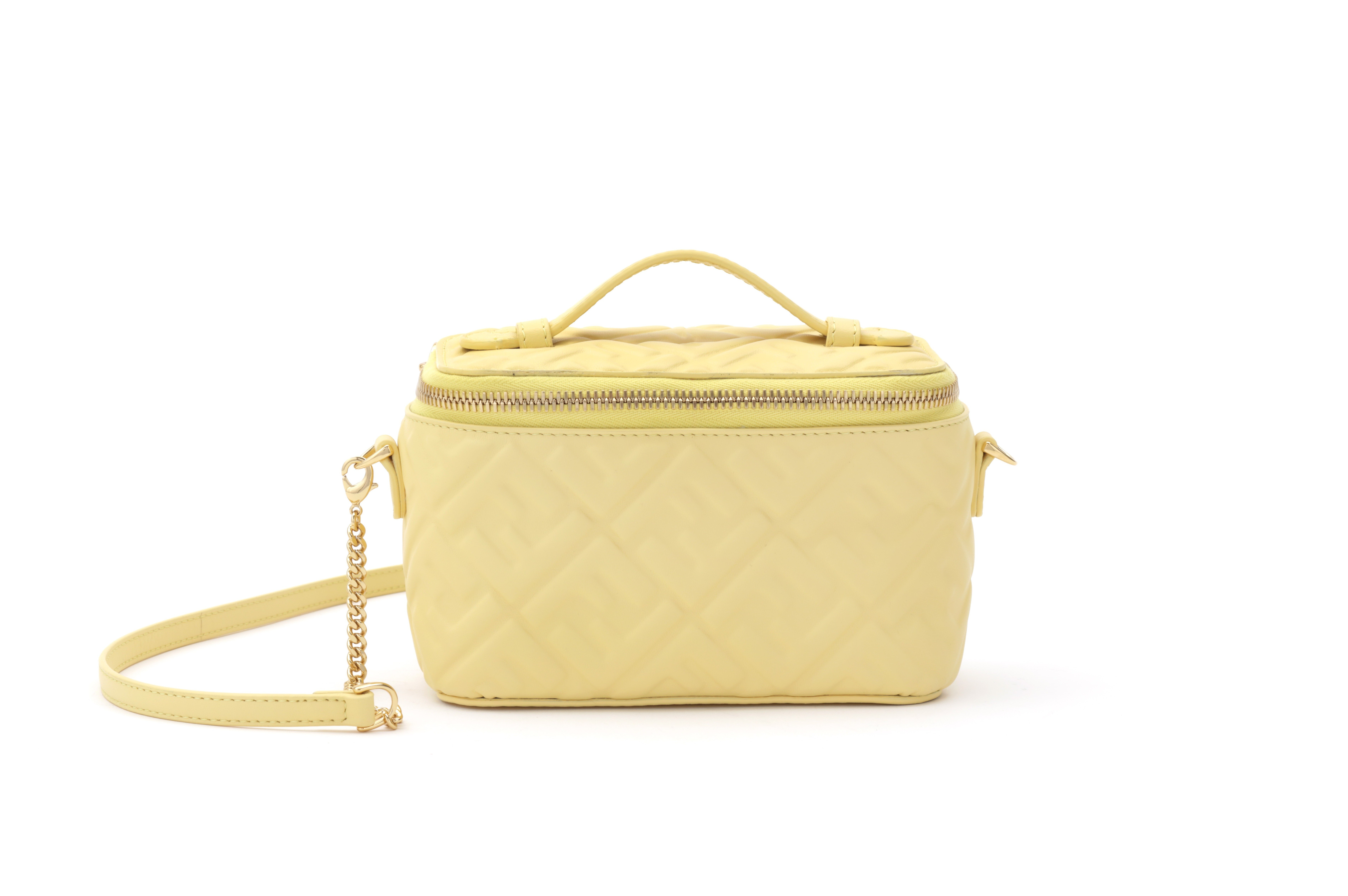 このルックスは、ひとめ惚れ級！フェンディ ヴァニティの魅惑 | GINGER