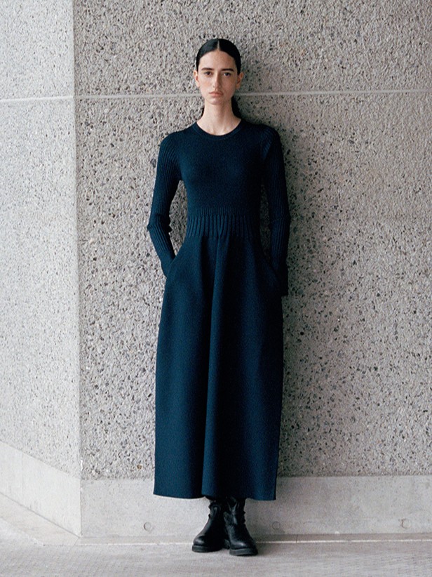 プラステ×ハルノブムラタ第2弾！注目は、美シルエットのニットワンピ