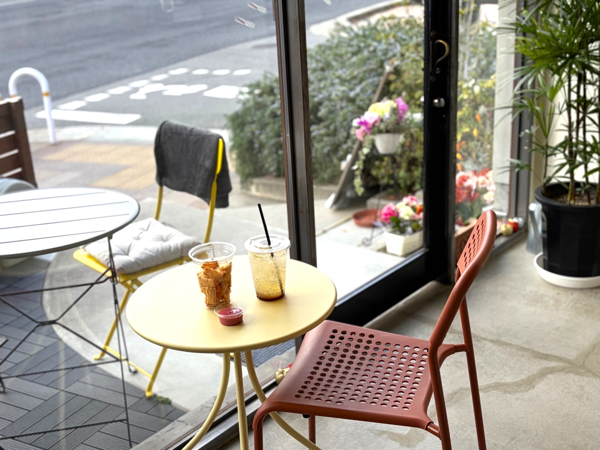 マヨネーズ専門店　MAYO×MAYOマヨ　イートインスペース