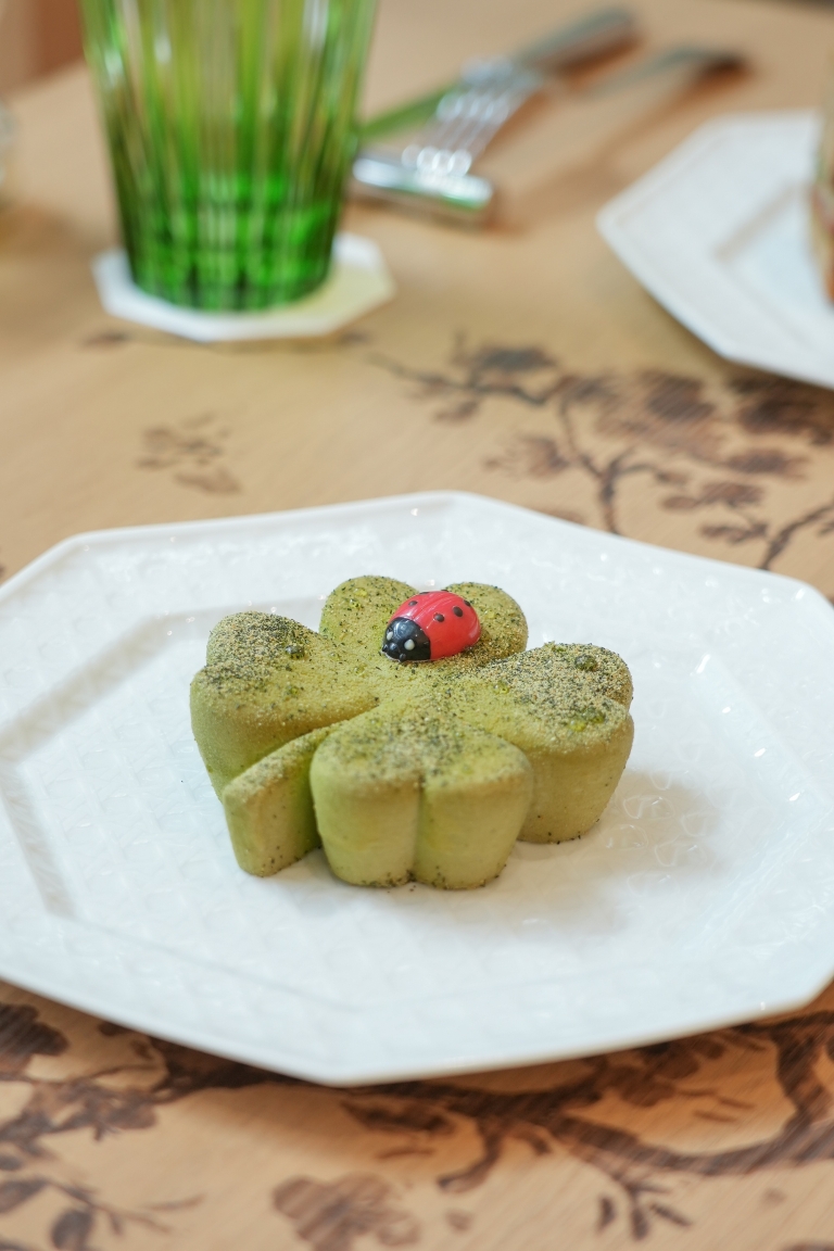 話題のスポットへ！代官山のカフェ ディオールで迷わずオーダーしたい限定メニュー3選 | GINGER